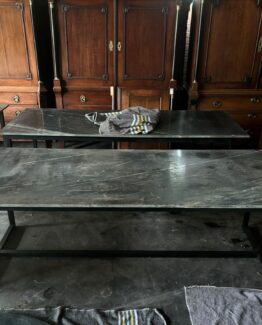 Donkere marmeren tafel inclusief onderstel 240 cm